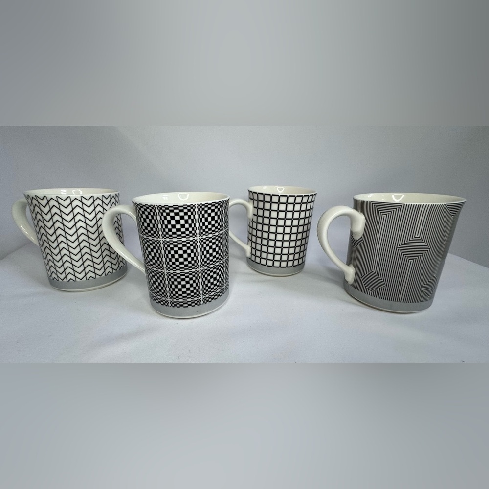 Epoch POP Complete Set of 4 Mugs Black & White Abstract Design